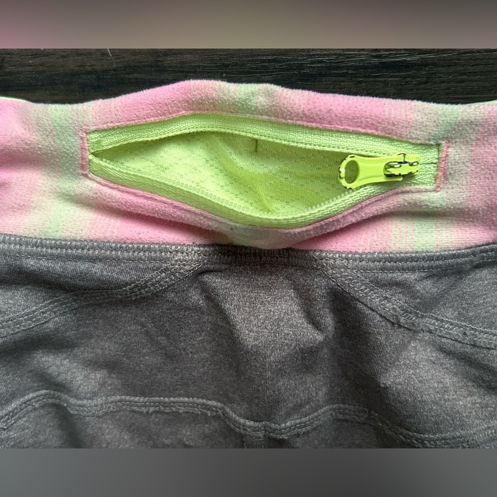 IVIVVA by LULULEMON girls size 8 capris leggings - Picture 6 of 7